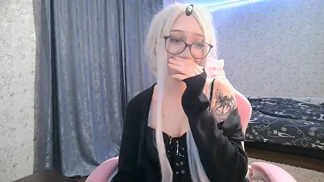 cupcakevice online show from November 28, 2025, 5:15 pm