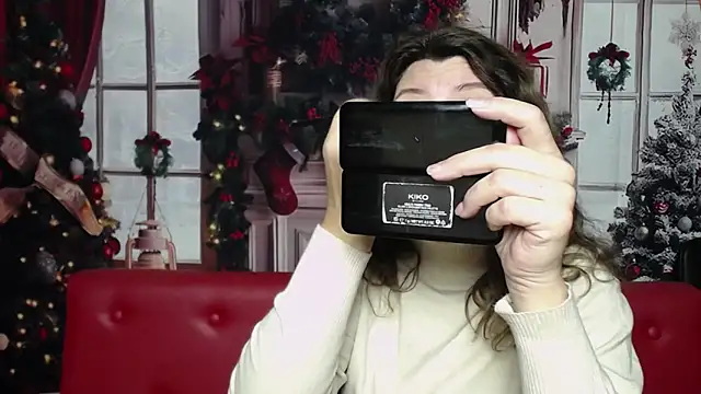 RoseHille online show from December 21, 2025, 6:31 am