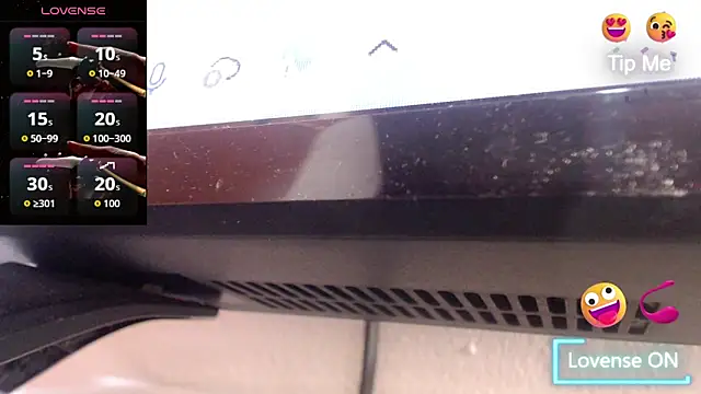 chloe cherry  online show from November 26, 2025, 6:31 pm