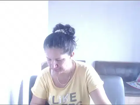 Snapshot of Sra_Angelina chatting on December 18, 2025, 4:13 pm Sra Angelina online show from December 18, 2025, 4:13 pm