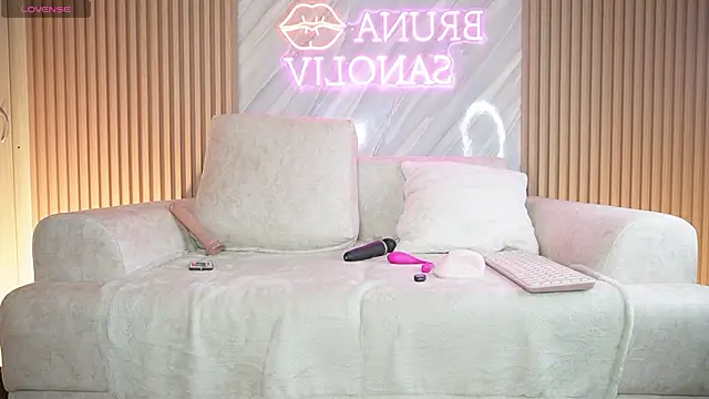 Bruna  Sanoliv online show from April 15, 2026, 8:54 am