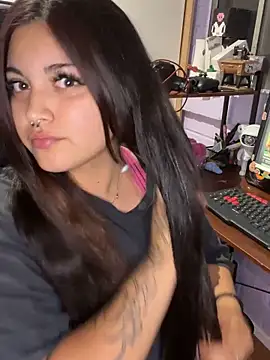 Snapshot of belenciita chatting on December 3, 2025, 1:24 am belenciita online show from December 3, 2025, 1:24 am