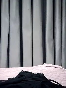   Anna    online show from November 24, 2025, 7:57 pm