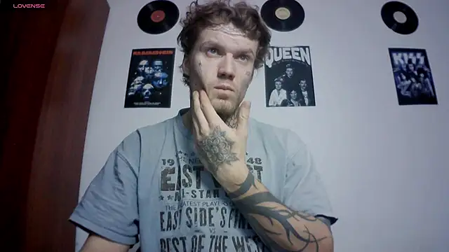 Huntall77 online show from November 27, 2025, 2:52 pm