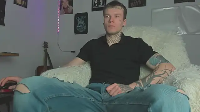 Huntall77 online show from April 9, 2026, 3:50 am