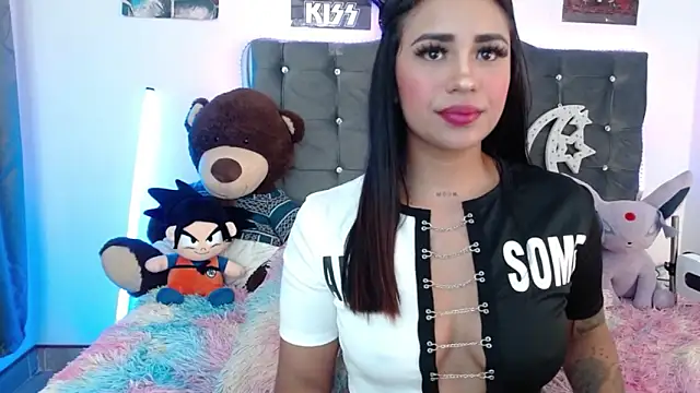 lunabritton1 online show from March 1, 2026, 4:47 am