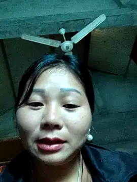 Snapshot of vangkt-cute chatting on November 11, 2025, 5:18 am vangkt-cute online show from November 11, 2025, 5:18 am