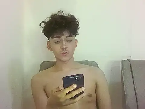 Snapshot of aallenbiju chatting on November 10, 2025, 10:58 am aallenbiju online show from November 10, 2025, 10:58 am