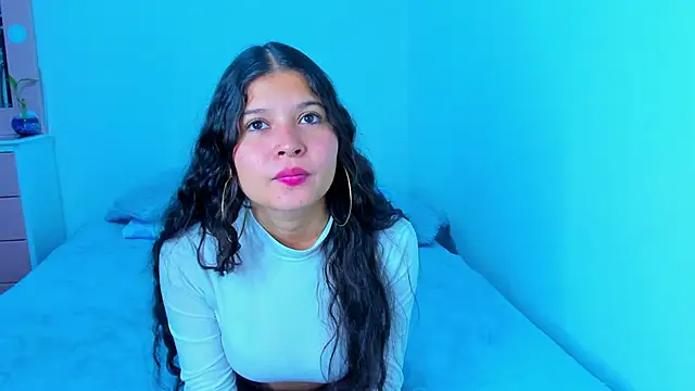 Snapshot of kiity_hot_6 chatting on December 1, 2025, 10:37 pm kiity hot 6 online show from December 1, 2025, 10:37 pm