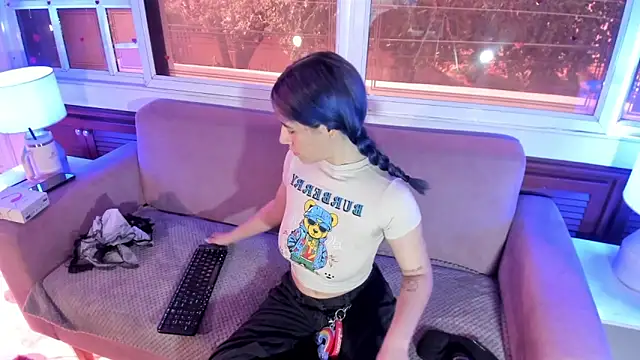 ReiAyanamy online show from February 28, 2026, 8:43 pm