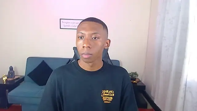 Snapshot of Miilo18 chatting on December 3, 2025, 9:02 pm Miilo18 online show from December 3, 2025, 9:02 pm