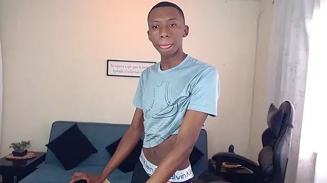 Snapshot of Miilo18 chatting on December 15, 2025, 8:57 pm Miilo18 online show from December 15, 2025, 8:57 pm