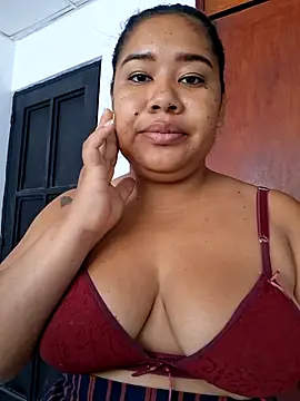Snapshot of Sarahy- chatting on May 18, 2026, 1:28 pm Sarahy- online show from May 18, 2026, 1:28 pm