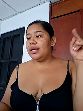 Snapshot of Sarahy- chatting on June 3, 2026, 1:36 pm Sarahy- online show from June 3, 2026, 1:36 pm