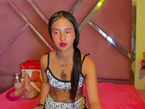 Snapshot of CloeMorenti_ chatting on November 29, 2025, 12:52 pm CloeMorenti online show from November 29, 2025, 12:52 pm