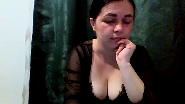 Vitalina282128 online show from May 27, 2026, 6:05 pm