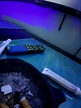 Snapshot of Br0kenKenDoll chatting on November 18, 2025, 5:23 am Br0kenKenDoll online show from November 18, 2025, 5:23 am