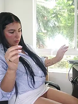 ViolettaWalton1 online show from February 12, 2026, 2:23 pm