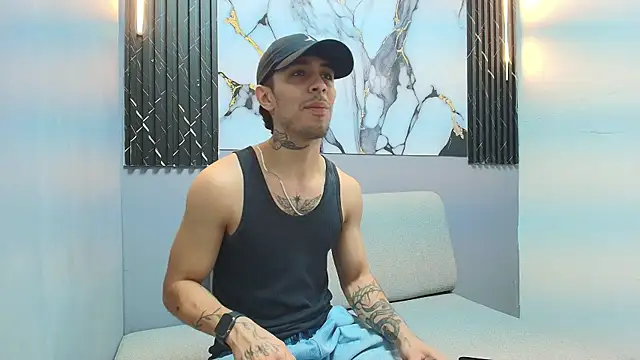 Snapshot of Aethon_noir chatting on November 13, 2025, 8:19 pm Aethon noir online show from November 13, 2025, 8:19 pm