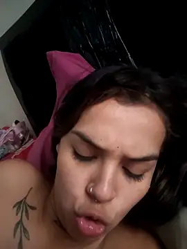 Snapshot of top_latina_milk chatting on November 10, 2025, 8:19 pm top latina milk online show from November 10, 2025, 8:19 pm