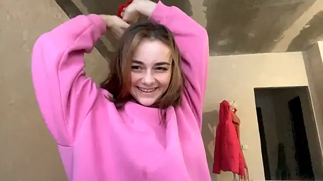 GeralynChiszar online show from November 12, 2025, 6:14 am