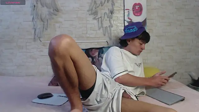 axel milo kairo and noa online show from March 5, 2026, 11:12 pm