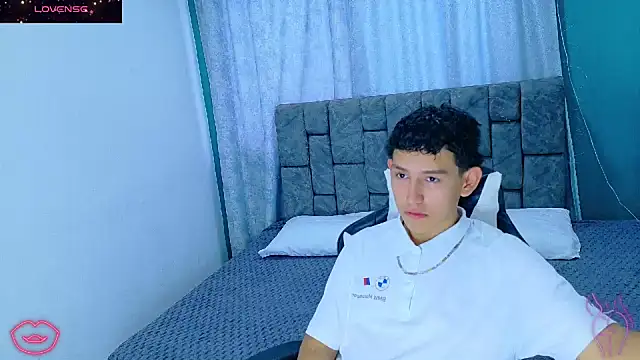 FelipeGonzalezz online show from January 12, 2026, 12:32 pm