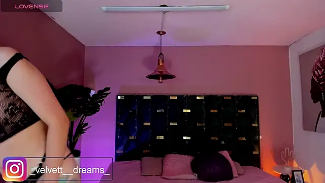 Snapshot of Velvet_Dreamss chatting on June 1, 2026, 11:34 am Velvet Dreamss online show from June 1, 2026, 11:34 am