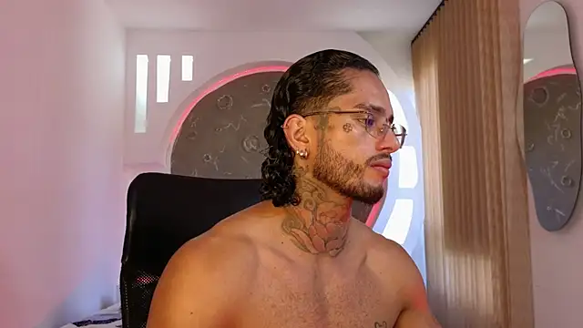 Snapshot of Alanrodgers chatting on November 17, 2025, 1:06 pm Alanrodgers online show from November 17, 2025, 1:06 pm