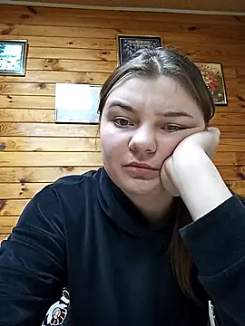 Snapshot of Viktoria_kis chatting on November 12, 2025, 7:24 pm Viktoria kis online show from November 12, 2025, 7:24 pm