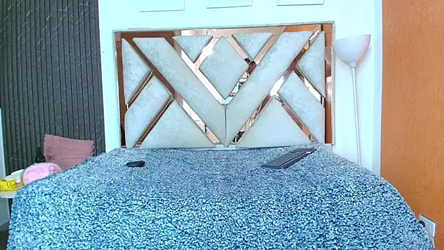 Snapshot of Antonella_And_Thiago chatting on November 29, 2025, 12:08 pm Antonella And Thiago online show from November 29, 2025, 12:08 pm