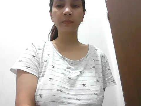 Snapshot of hotsexytits4U chatting on November 18, 2025, 7:46 am hotsexytits4U online show from November 18, 2025, 7:46 am