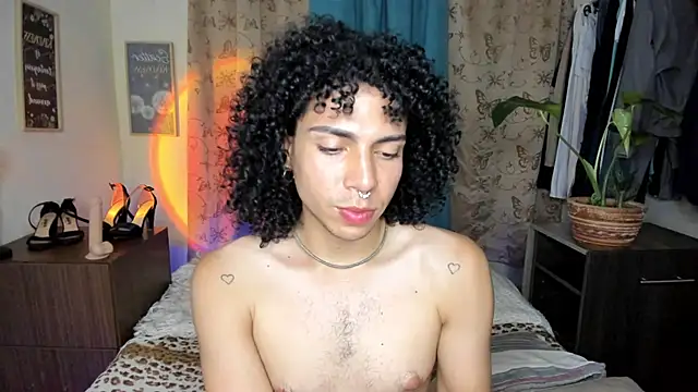 Angel White25 online show from April 6, 2026, 1:36 am