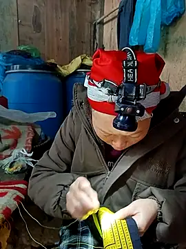 girl-hot2x online show from January 6, 2026, 2:15 am