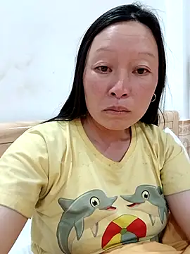 girl-hot2x online show from March 28, 2026, 1:43 pm