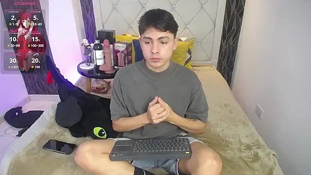 Samu FoXXX online show from December 16, 2025, 8:25 pm