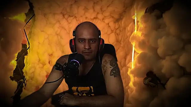 Snapshot of StripPMB chatting on November 11, 2025, 3:56 pm StripPMB online show from November 11, 2025, 3:56 pm