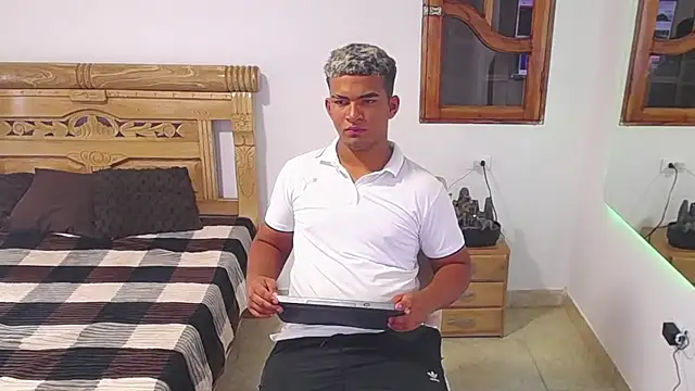 mathews    online show from December 5, 2025, 5:38 am