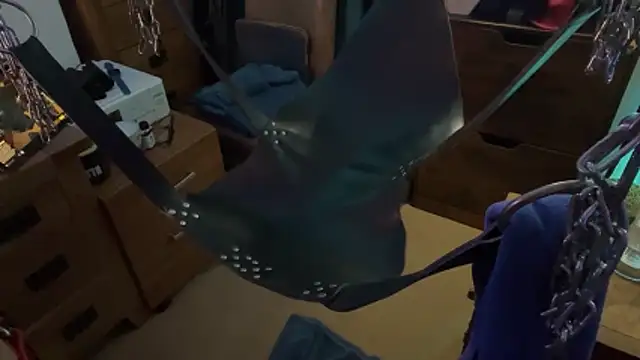 Snapshot of LeatherSdaddy chatting on November 26, 2025, 5:58 pm LeatherSdaddy online show from November 26, 2025, 5:58 pm