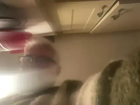 Snapshot of LeatherSdaddy chatting on December 3, 2025, 7:23 pm LeatherSdaddy online show from December 3, 2025, 7:23 pm