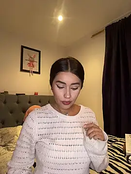 lauren clauz online show from February 9, 2026, 11:42 pm