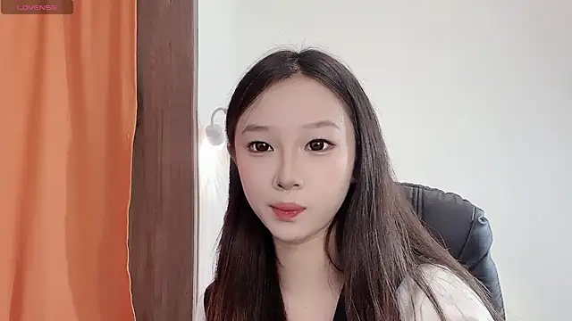 Snapshot of Minnie-baby chatting on November 12, 2025, 11:54 am Minnie-baby online show from November 12, 2025, 11:54 am