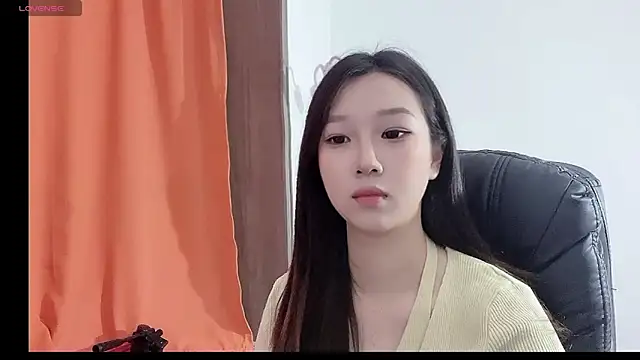 Snapshot of Minnie-baby chatting on November 13, 2025, 7:29 am Minnie-baby online show from November 13, 2025, 7:29 am