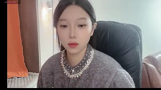 Snapshot of Minnie-baby chatting on November 14, 2025, 12:04 pm Minnie-baby online show from November 14, 2025, 12:04 pm