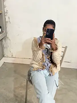 Snapshot of Riya_917 chatting on November 12, 2025, 7:20 am Riya 917 online show from November 12, 2025, 7:20 am