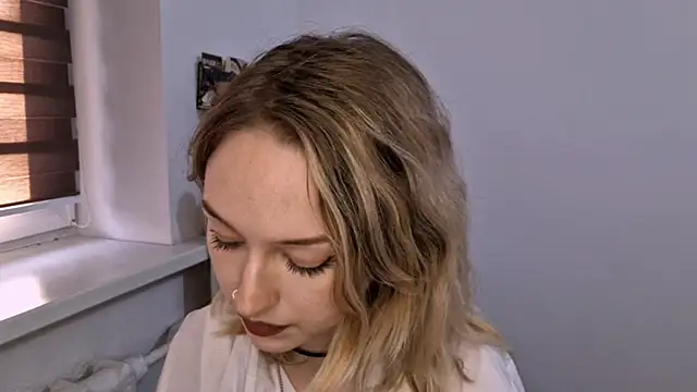 Snapshot of SilvanaKelson chatting on November 12, 2025, 10:15 am SilvanaKelson online show from November 12, 2025, 10:15 am