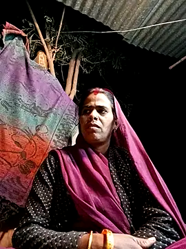 Neetujk online show from November 15, 2025, 3:52 pm