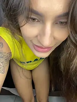 Snapshot of engelintense chatting on May 12, 2026, 11:35 pm engelintense online show from May 12, 2026, 11:35 pm