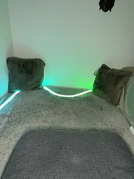 AuroraAllure 27 online show from January 9, 2026, 6:10 pm