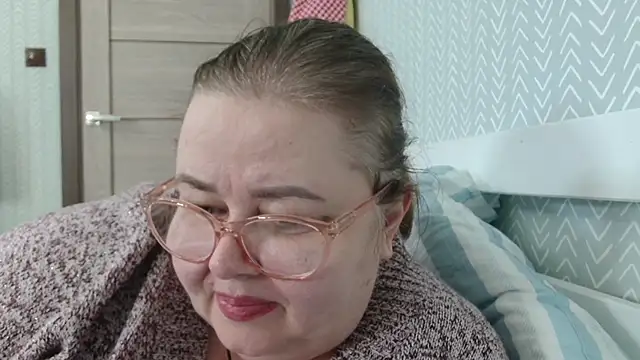 Natali-Gucci online show from November 25, 2025, 1:55 pm